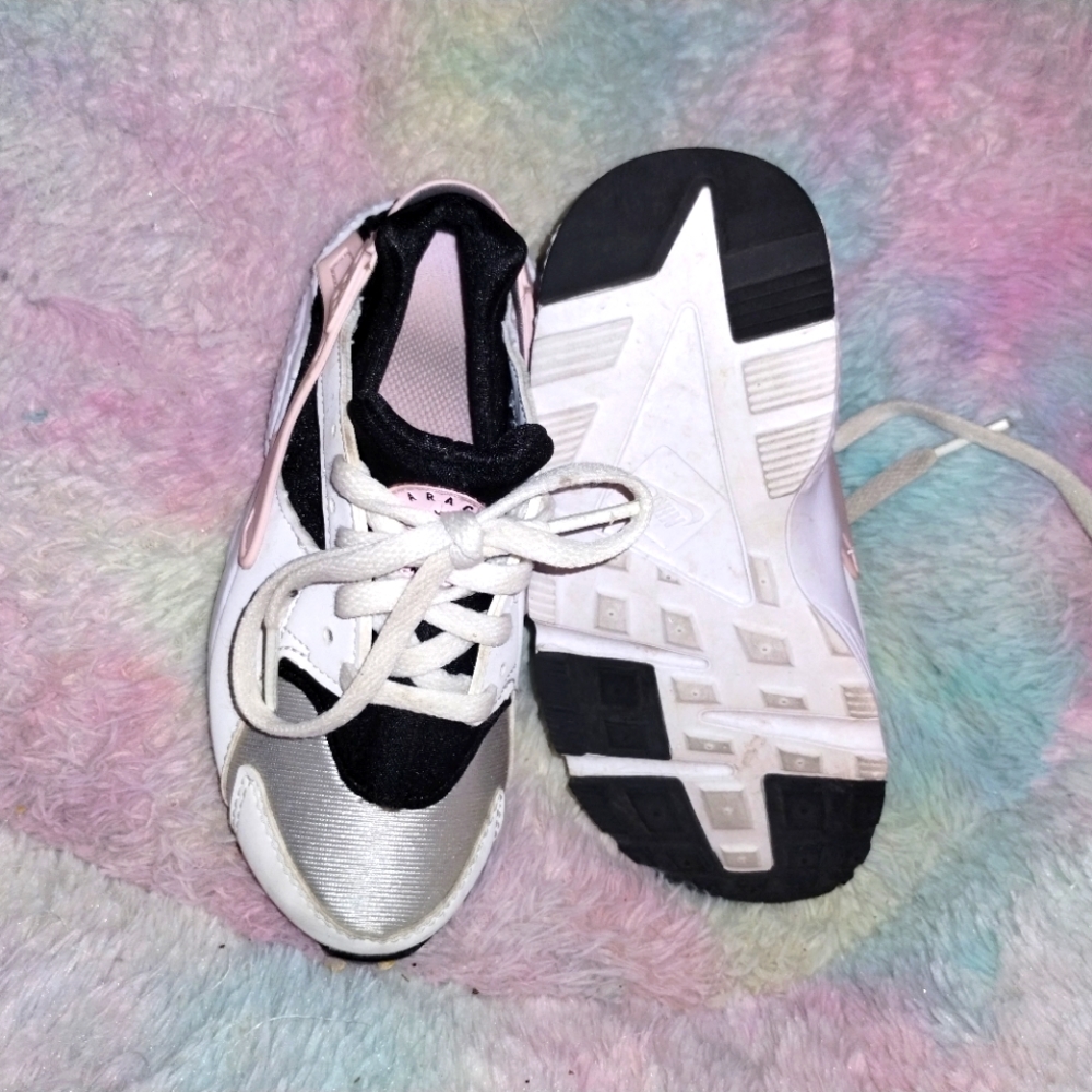 Nike Huarache little girls